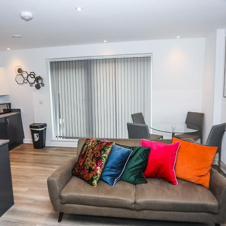 Lovely 2 Bed Apartment With Parking London Exterior foto