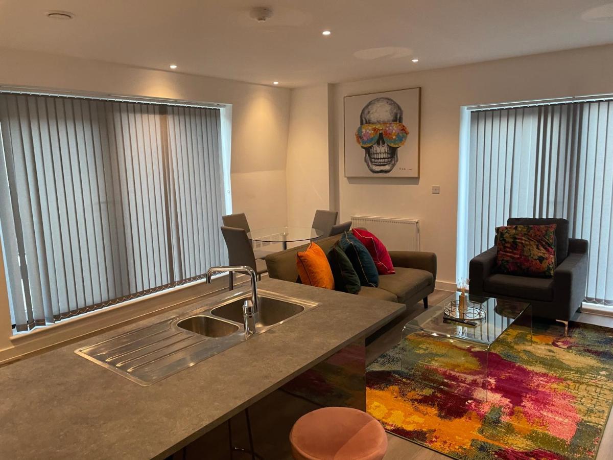 Lovely 2 Bed Apartment With Parking London Exterior foto
