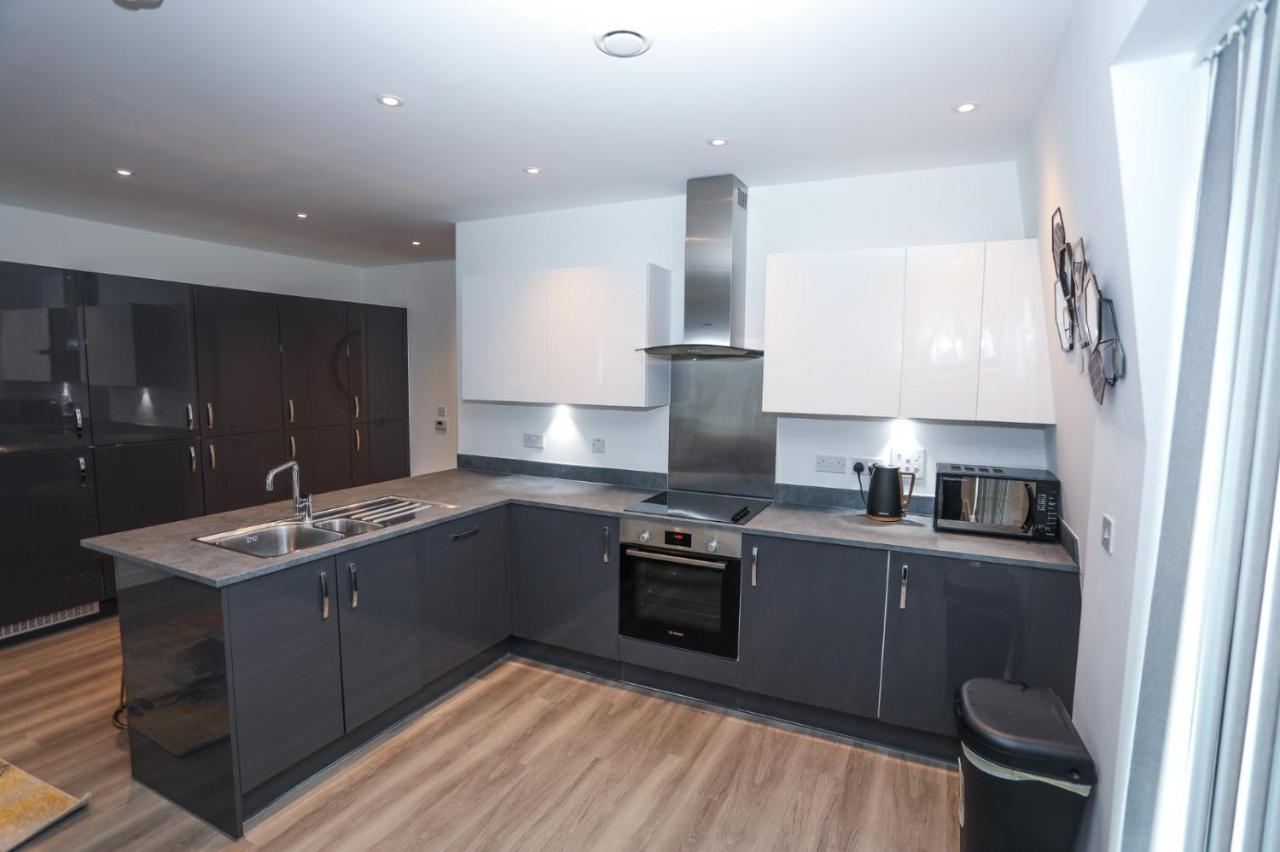 Lovely 2 Bed Apartment With Parking London Exterior foto
