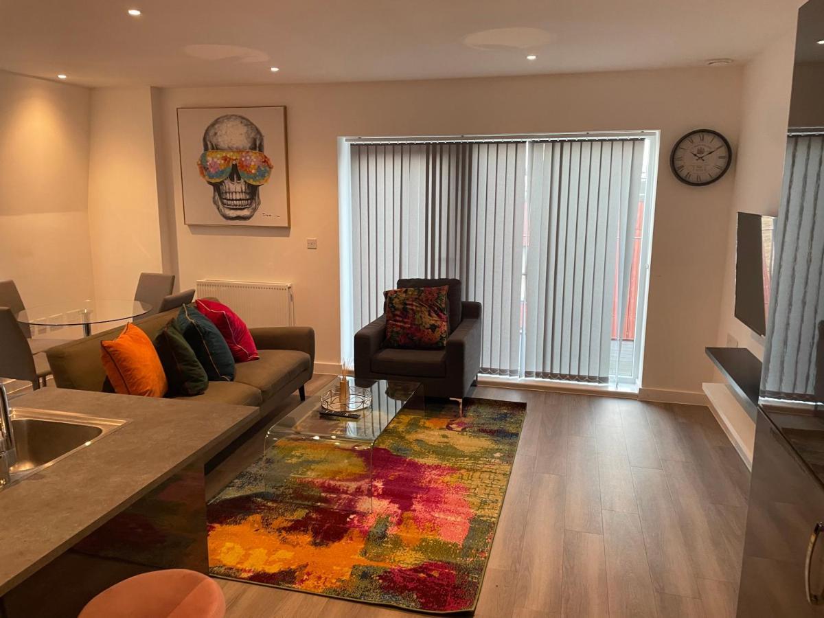 Lovely 2 Bed Apartment With Parking London Exterior foto