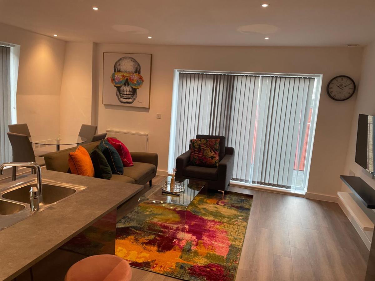 Lovely 2 Bed Apartment With Parking London Exterior foto